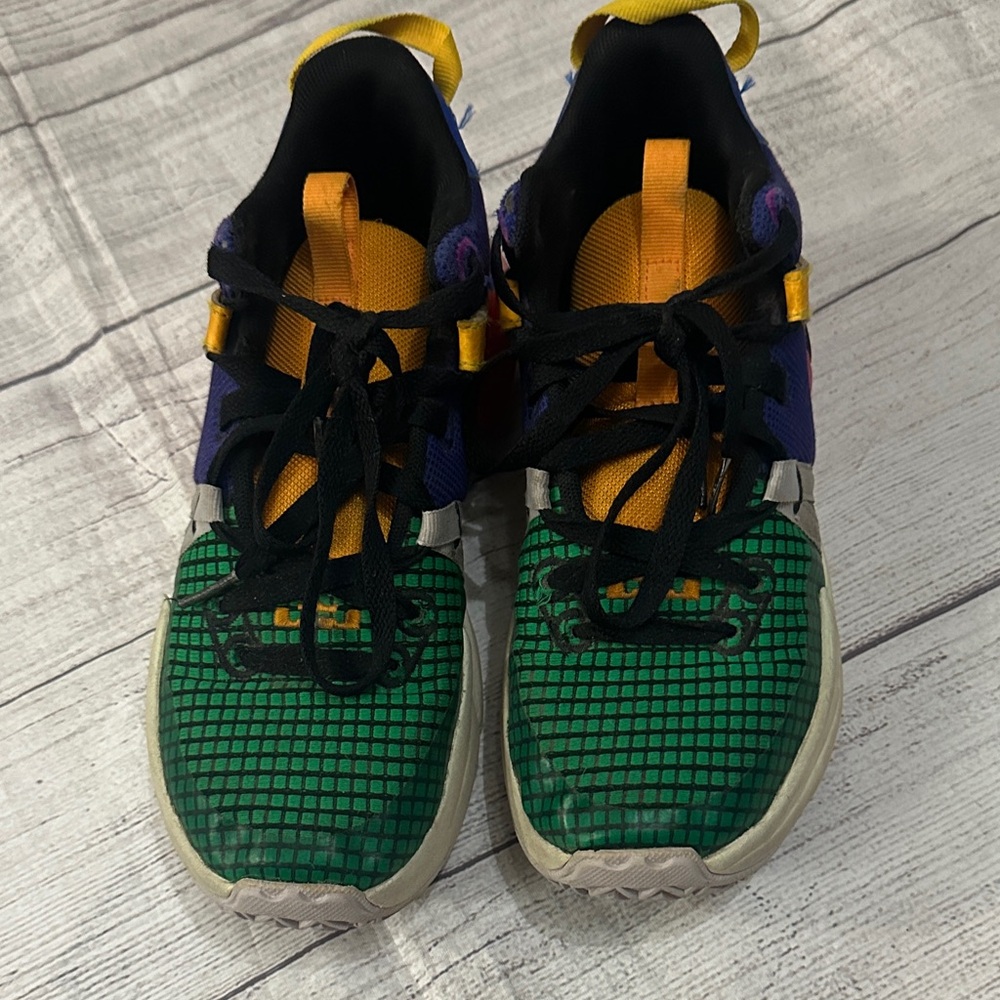 Lebron Witness 7 - Kids Green and Yellow Athletic Shoes